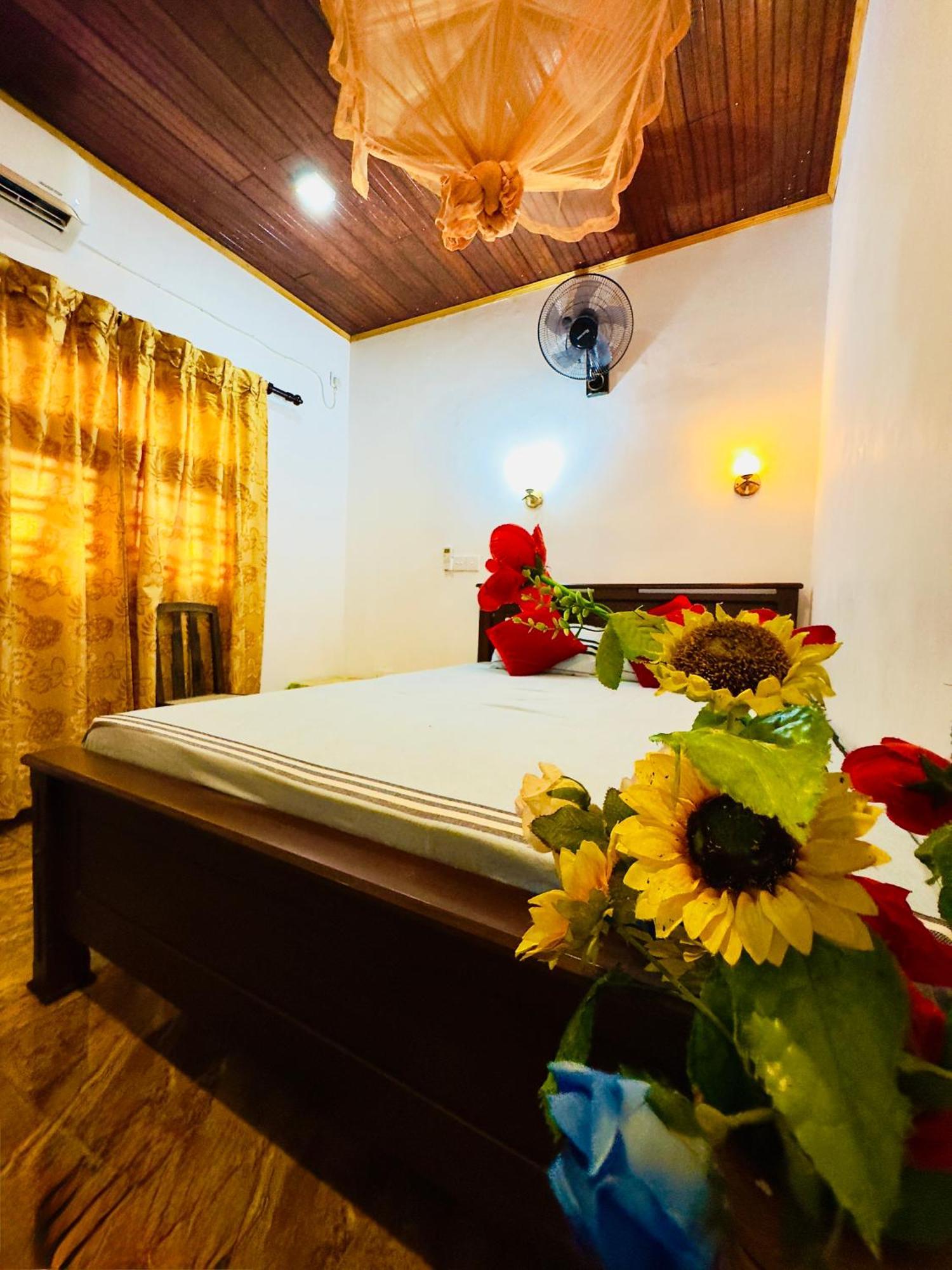 Soldara Gedara Apartment ฮิกคาดูวา ภายนอก รูปภาพ