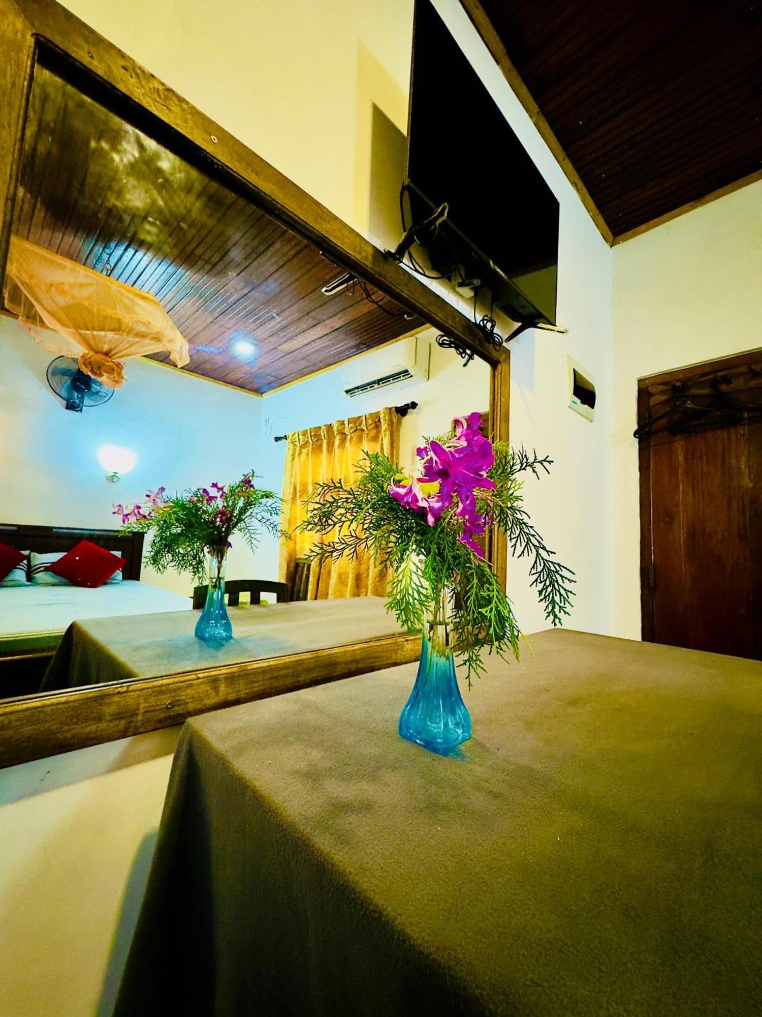 Soldara Gedara Apartment ฮิกคาดูวา ภายนอก รูปภาพ